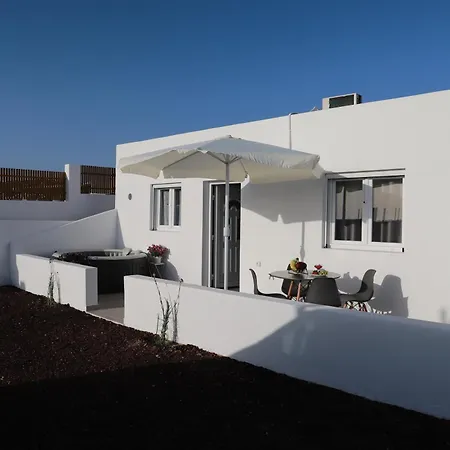 Calma Eco Sunset View בית נופש Emporio (Santorini)