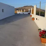 Casa de Férias Calma Eco Sunset View Emporio (Santorini)